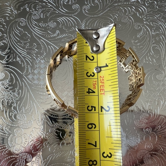 Beautiful K18 yellow gold bangle bracelet - Picture 12 of 12